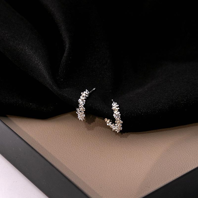 Irregular Broken Silver Stud Earrings In Summer, Light Luxury And Simple C-Shaped Earrings, Cold Wind Design, Multi-Reflective Earrings.