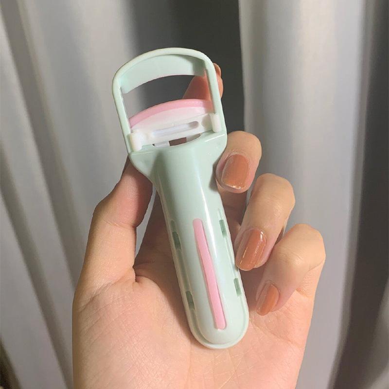 Press-type eyelash curler for women, curling and lasting, not eyelid eyelash curler, portable eyelash curler зелёный