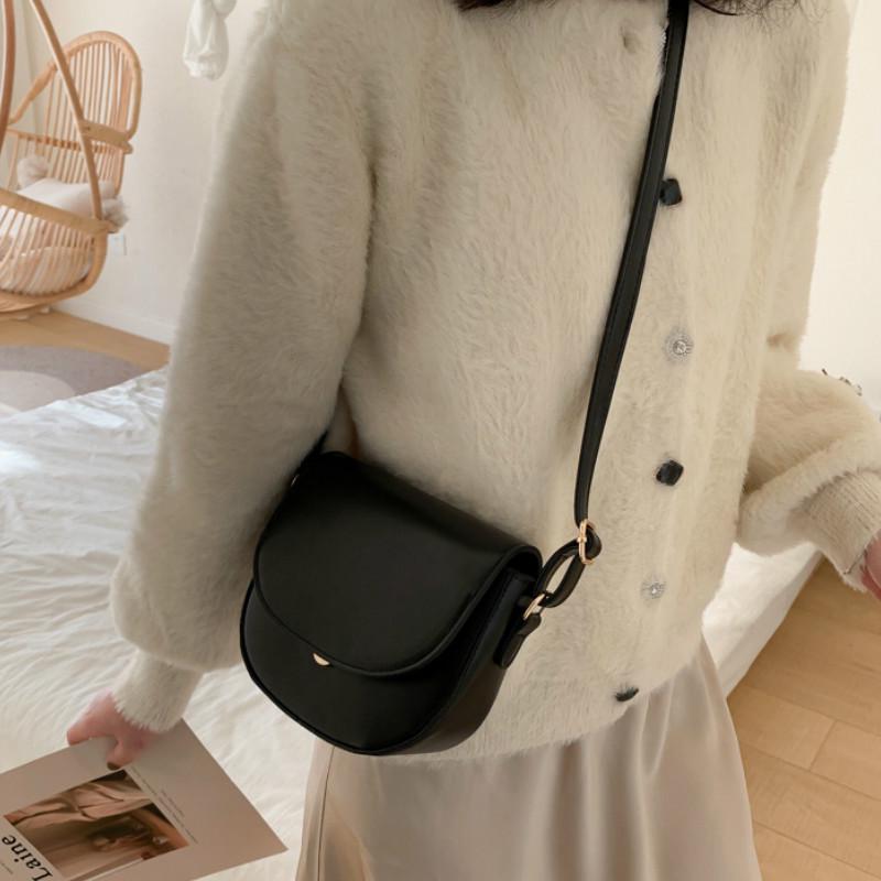 IELGY Korean Style Crossbody Saddle Bag Fashion French Niche Shoulder Bag