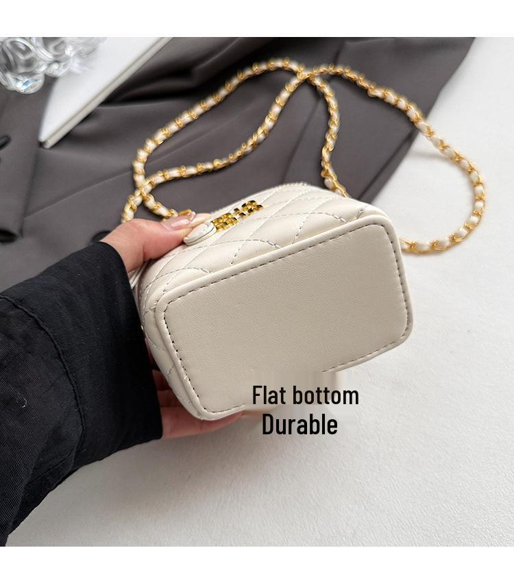 Štýlová mini taška cez rameno: Voňavá Štýlová Crossbody taška s retiazkou