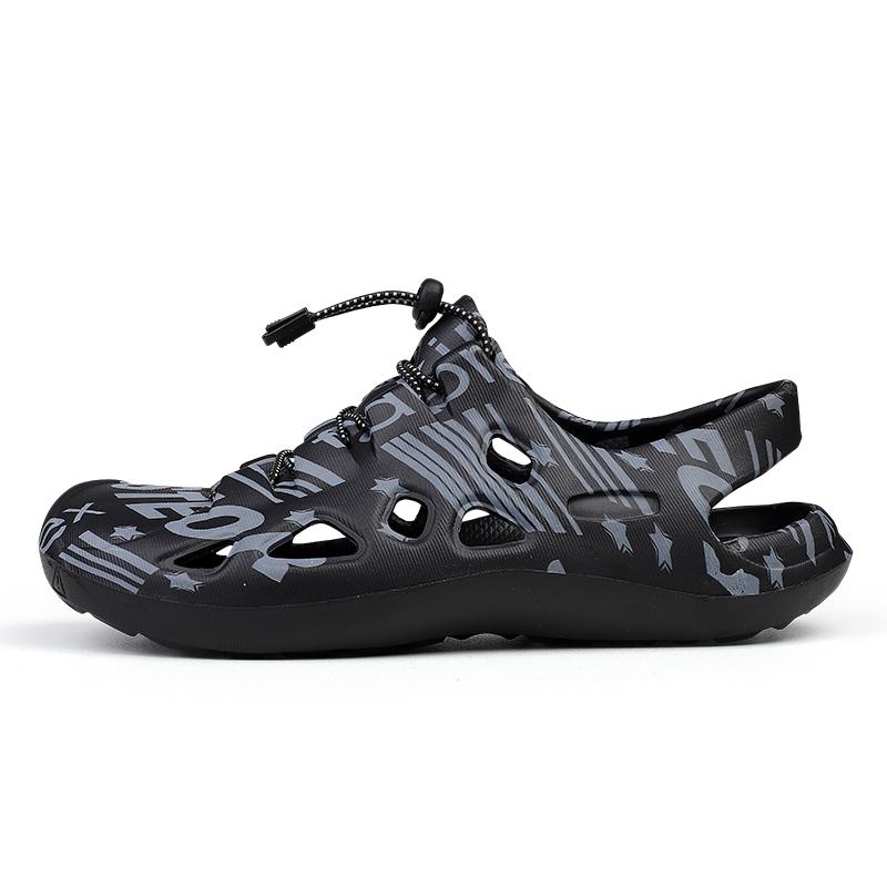 Fashion Summer Beach Slippers Men 2025 Mules Men Summer Clogs for men Outdoor Slide Sandals Man Garden Shoes Male Summer Clogs