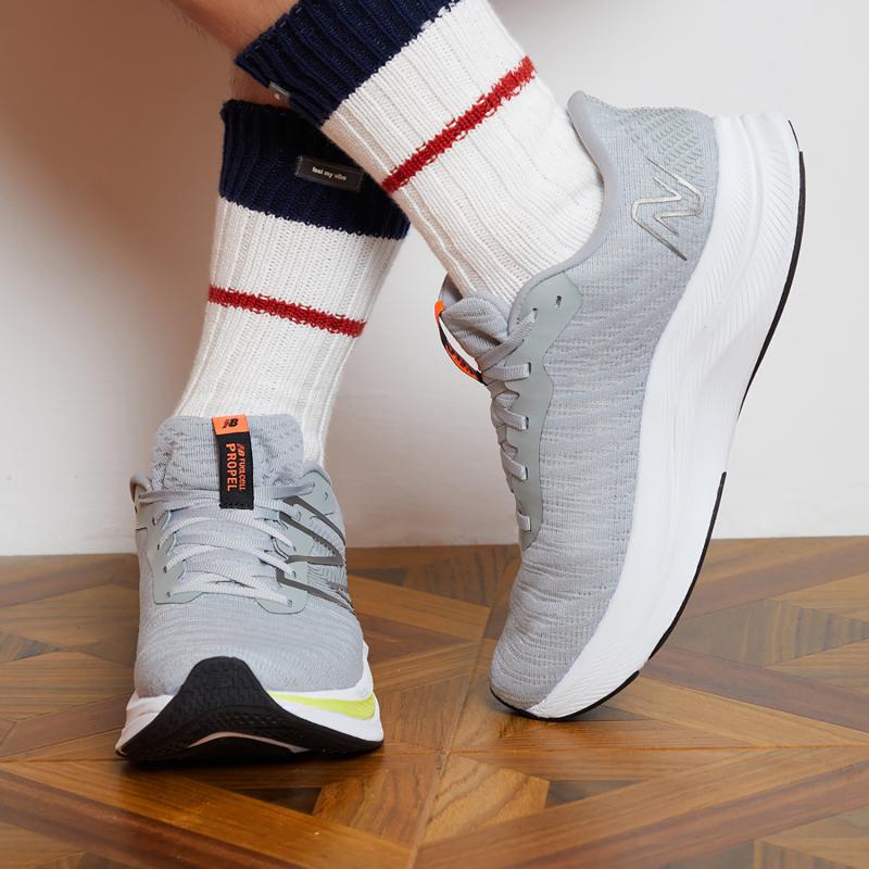 New Balance FuelCell Propel V4 'Quartz Grey With Black' Sneakers MFCPRLH4