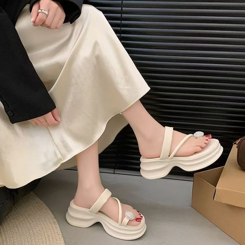 French Platform Muffin Set Toe Slippers Women's Summer 2025 New Beach Wear Sandals High-end Skirt Explosion