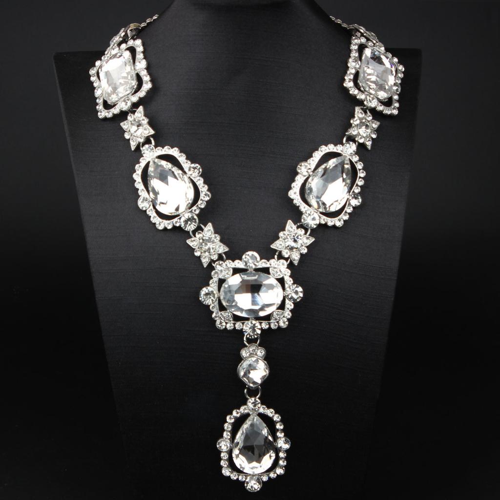 2026 European and American Exaggerated Retro Court Style Large Gemstone Diamond Necklace Temperament Fashionable Women's Collarbone Chain Accessories