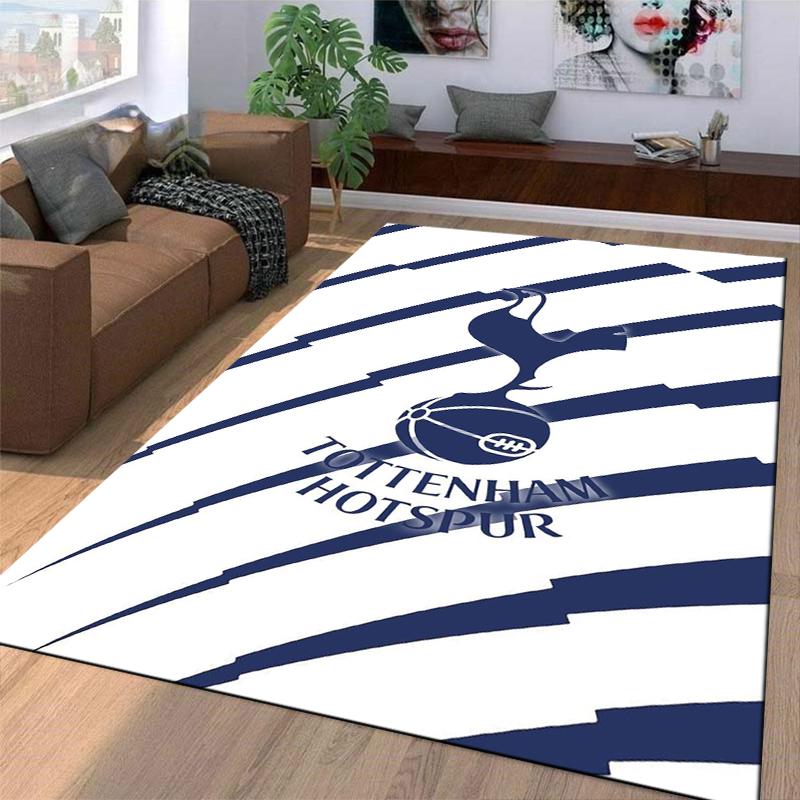 "Tappeto con Logo Tottenham Hotspur Stampato, Design a Strisce Blu e Bianche" Adatto per l'uso come antiscivolo per soggiorni, camere da letto, divani"