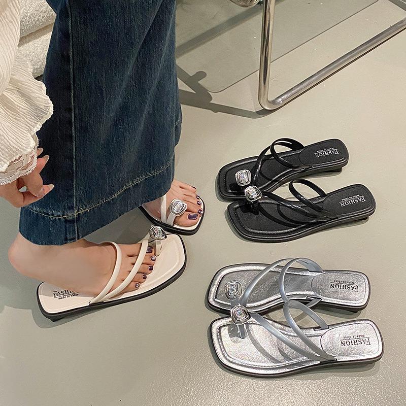 New Dating Temperament Cool Slippers Women's Versatile Skirt Low Heel Rhinestone Light Non-slip Wear-resistant Cool Slippers