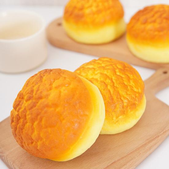 Realistic Bread Squeeze Toy Slow-Rising PU Fidget for Stress Relief Cute Food-Themed Decompression Gadget for Kids Adults