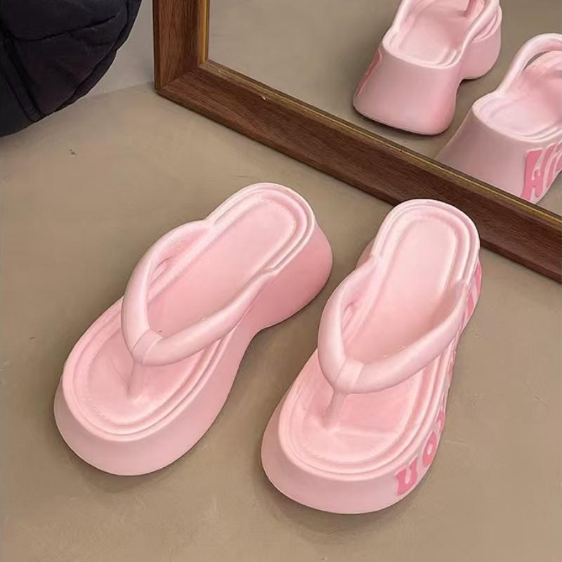 Móda 2025 Nové letní platformové žabky pro ženy Domácí pouliční obuv Silná podrážka Dívčí vnitřní plážové pantofle Nazouvací módní sandály