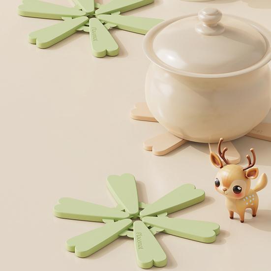 Yousheng Silicone Trivet for Hot Dishes Christmas Tree Pot Holder Heat Resistant Coasters Insulation Pad for Kitchen