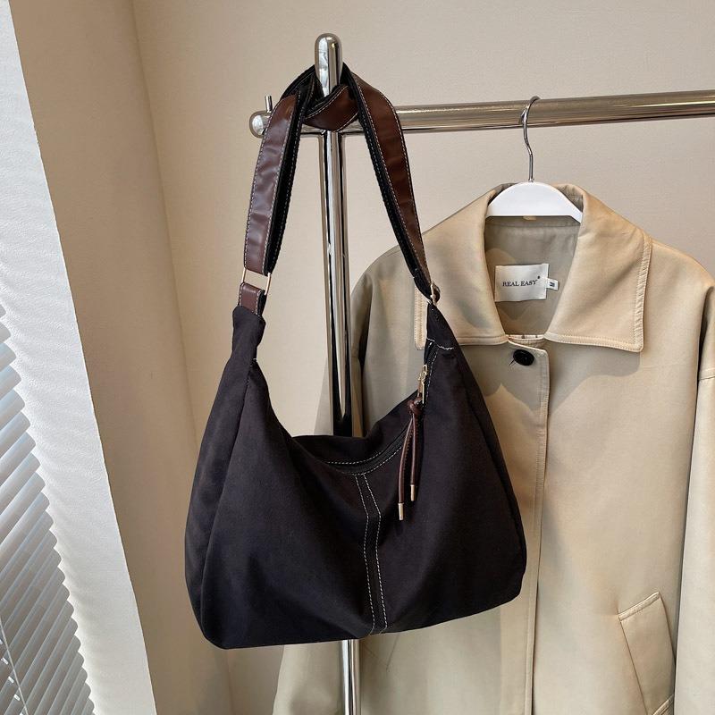 Soft Surface Matte Large Capacity Bag Women's New Shoulder Bag Autumn and Winter Retro Splicing Commuter Messenger Tote Bag