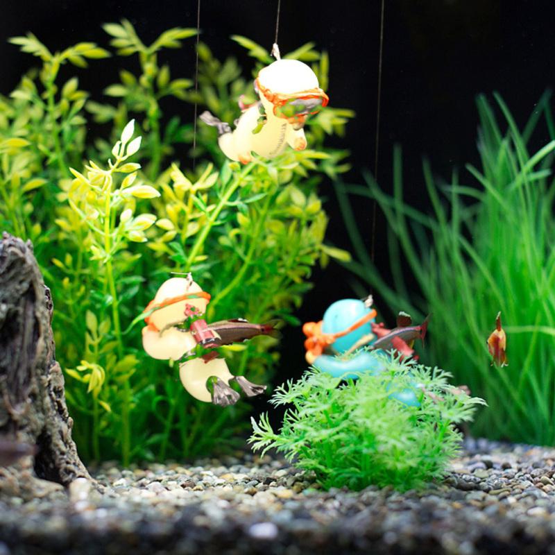 Resin Luminous Ornaments Floating Diver Simulated Underwater World Aquarium Fish Tank Landscaping