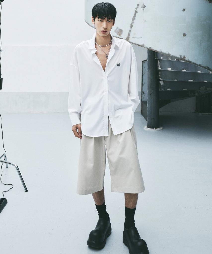 Nigaennikol Wide Two-Tuck Bermuda Pants_Beige
