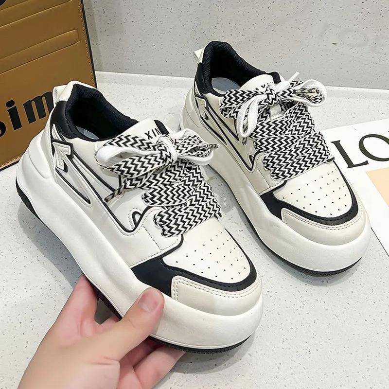 

2024 Autumn Comfort Versatile Flat Bottom Board Shoes Lightweight Casual Shoes Women Tenis Thick Bottom Non-slip Sneakers Mujer 35 чорний
