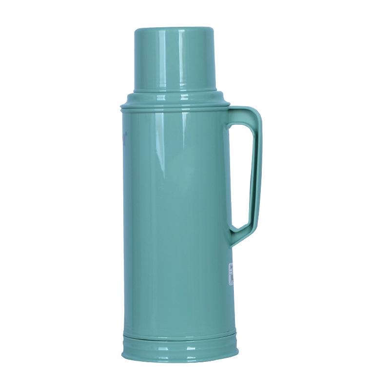 Compact 2L Classic Hot Water Bottle – Insulated Thermos with Plastic Shell for Dorm Use, 5 lbs