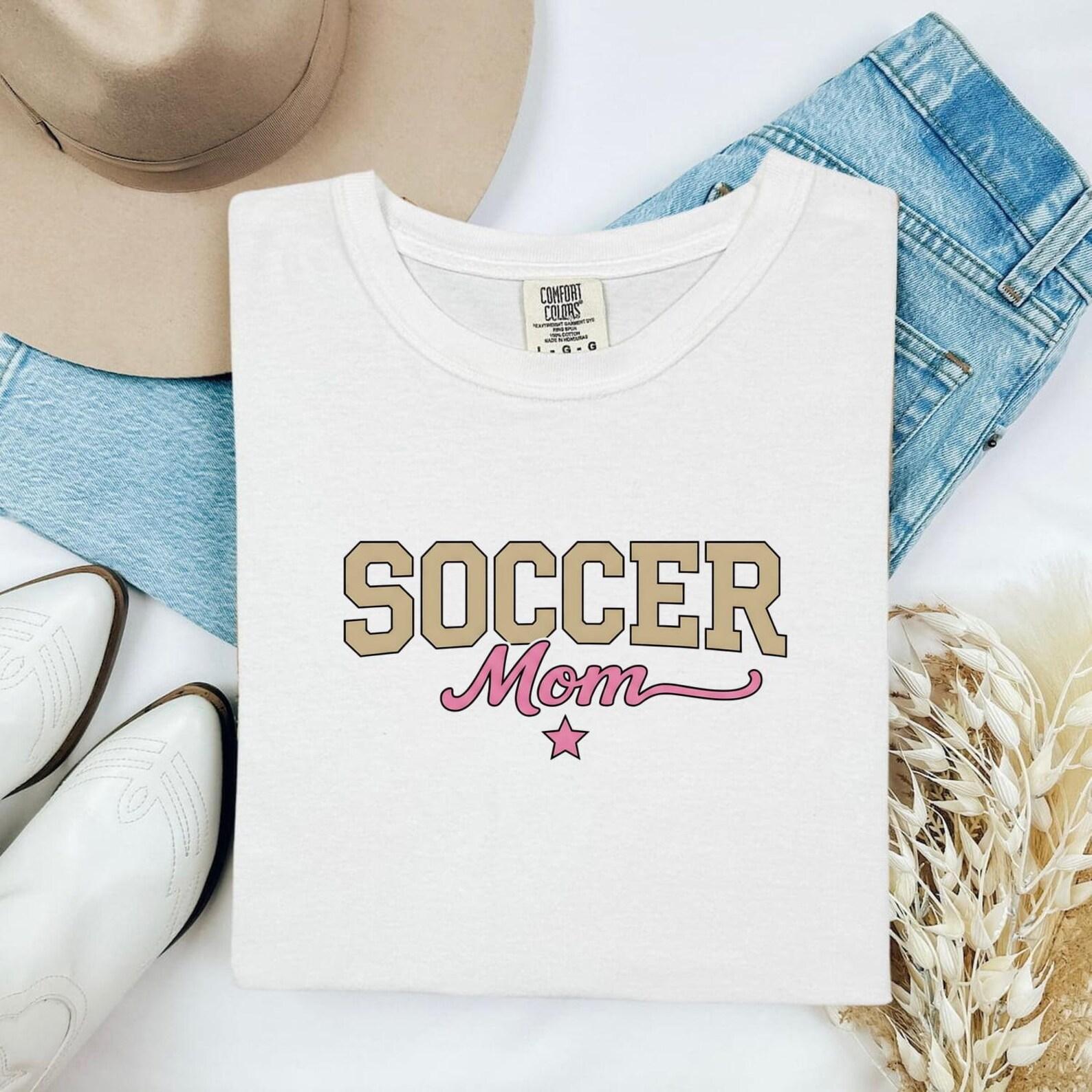 Sports Mom Shirt Moms Sports Gift Women Varsity Tee Mom T-Shirt Mother Fan Athlete Graphic Sports Mom Illustration Retro Star Tshirt 2XL