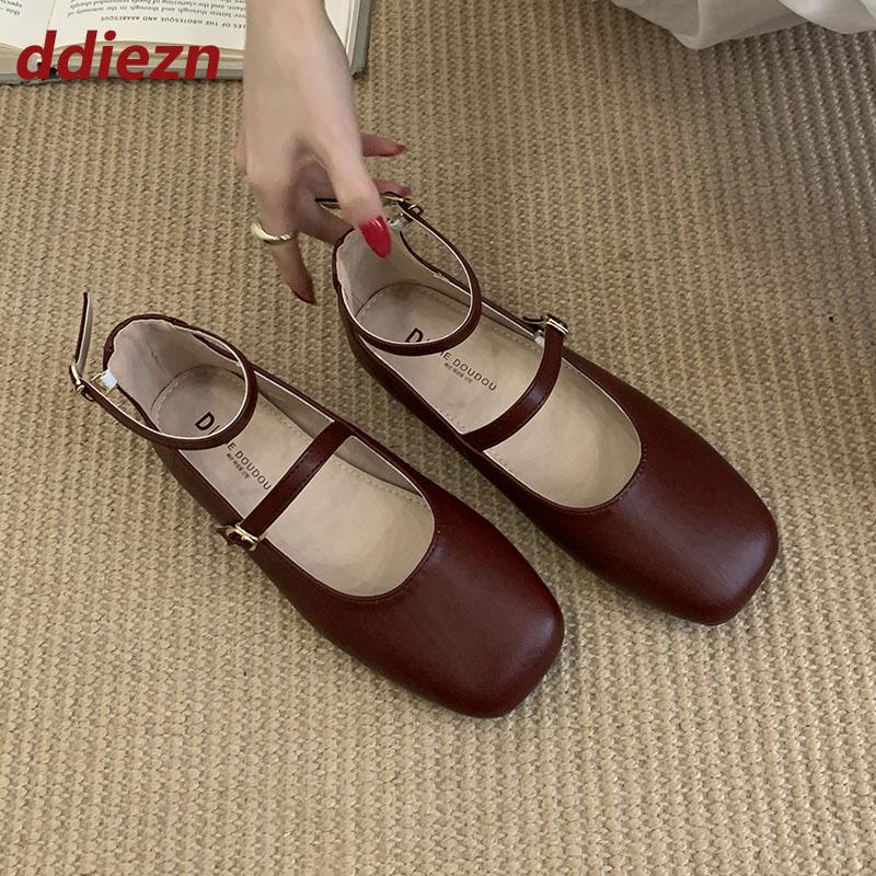Fashion 2025 New Fashion Ankle Strap Ladies Mary Janes Flats Shoes Soft Female Square Toe Footwear Shallow Women Flats Lolita Shoes Lady