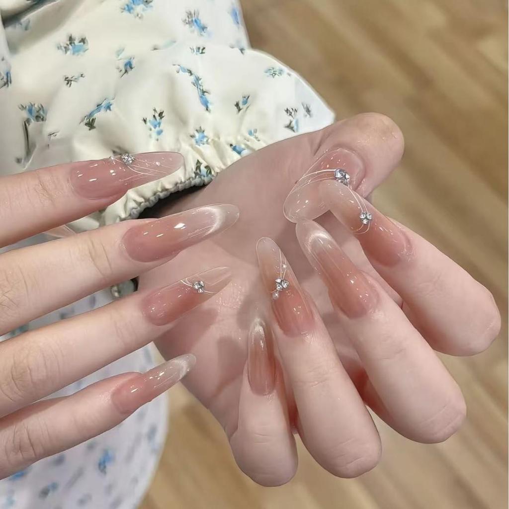 Human World Cat Eye White Tea Nails: Gentle, Handcrafted, Enhances Whiteness for Celebrity-Inspired Look