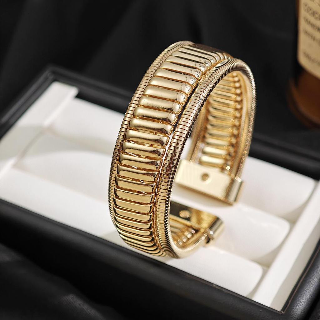 European and American Wide Edge Metal Punk Bracelet: Women's Geometric Irregular Multi-layer Lines