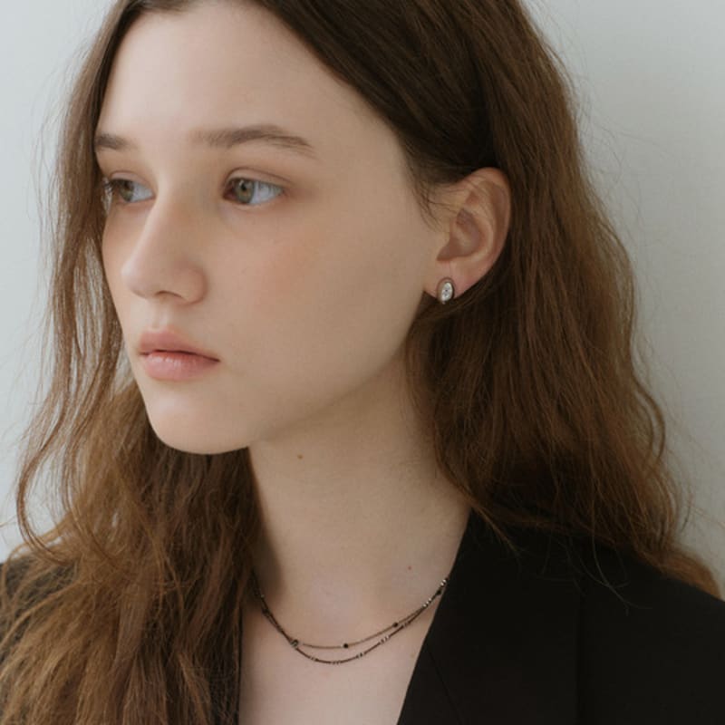 NORMALLEE [White gold] Round Shell Earrings