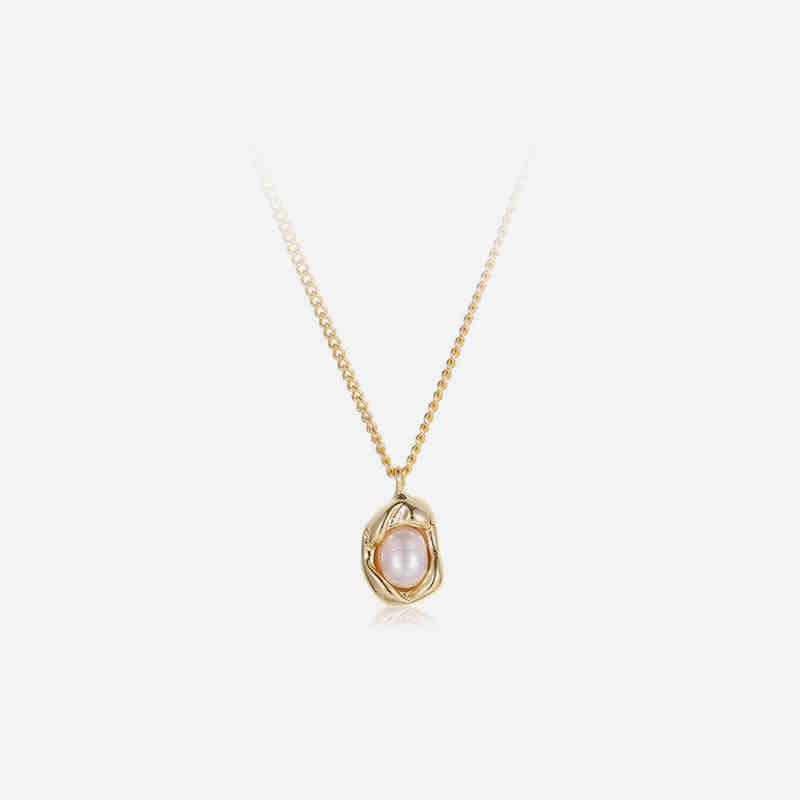 Women's French Pearl Pendant Necklace - Elegant, Versatile, and Chic Design