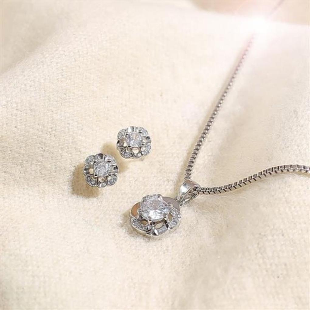 Shine Flower Necklace and Earrings Set Accessories