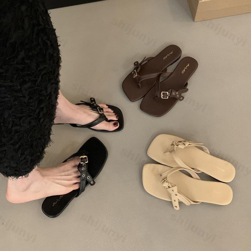 Fashion French Style Retro Belt Buckle Design Flip Flops for Women 2025 Summer Open Toes Comfortable Fashion Slippers Beach Flat Sandals