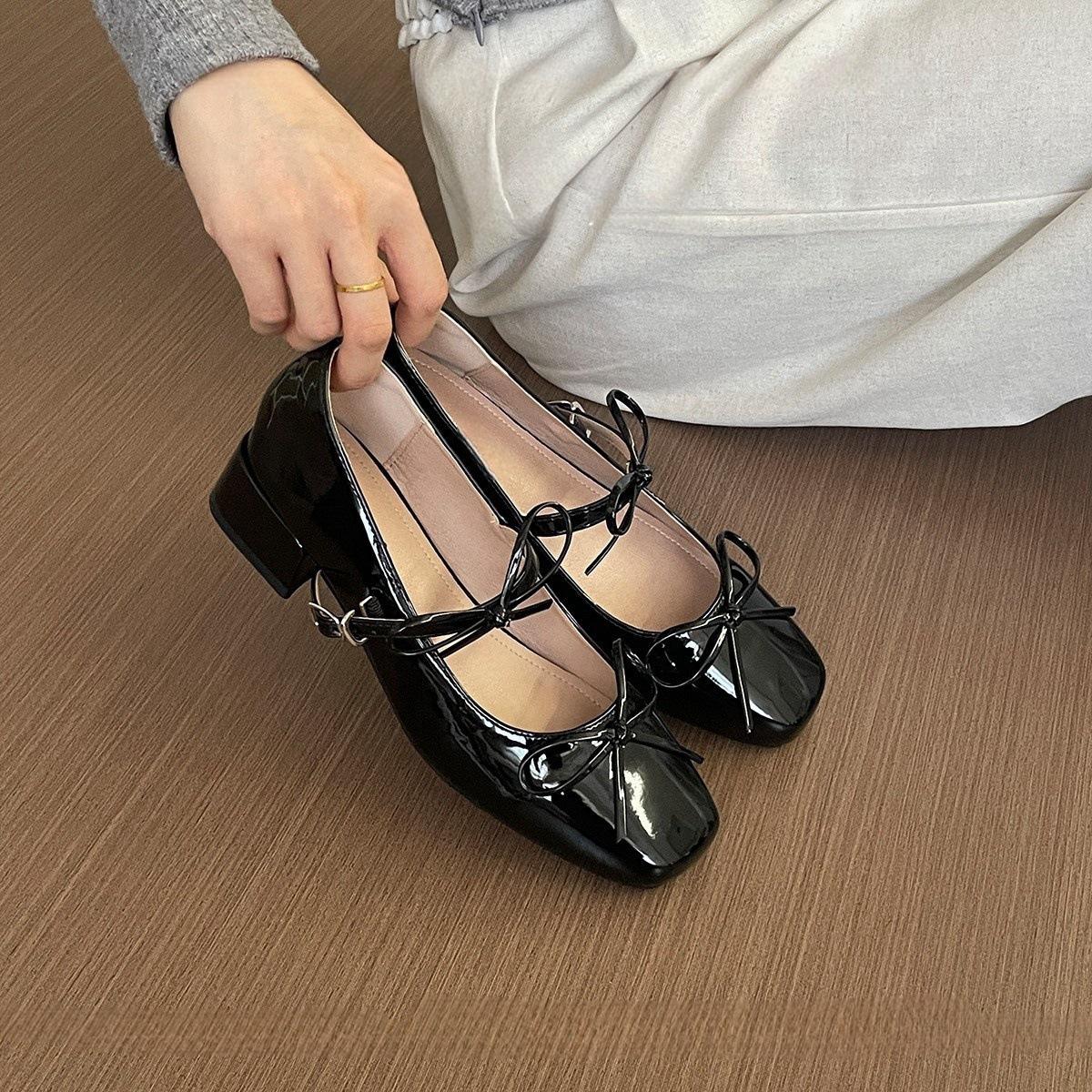 

Туфли Мэри Джейн от кутюр на толстом каблуке с бантом и квадратной головкой 2025 года, новые с юбкой, красные вечерние туфли-лодочки для женщин 39 чёрный