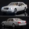1:24 Mercedes-Benz W140 320SEL Klassisk bil Legering Bilmodell Lyd og lys Trekk tilbake Barnelekesamling Trendy ornamenter Gutter Bursdagsgave