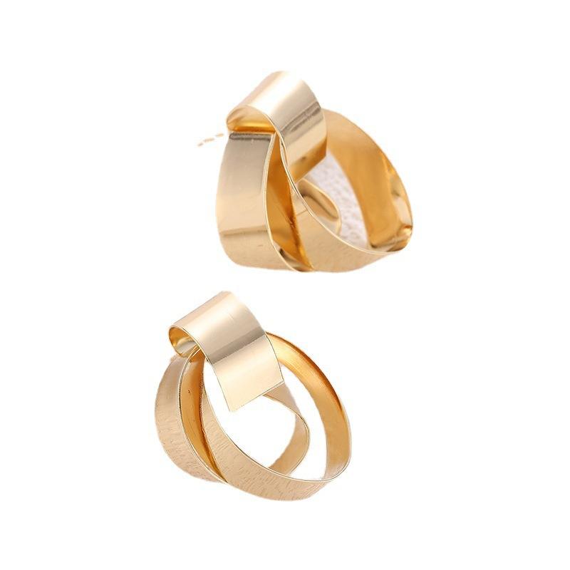 Light luxury vintage accessories, fashionable niche and personalized multi-layer circle earrings, 1011 new trendy round hoop earrings and studs