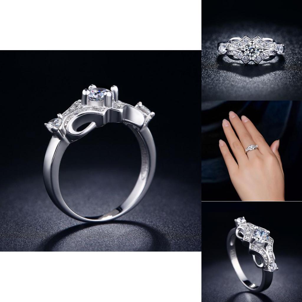 Elegant Women Round Cut Luxurious Crystal Ring For Wedding And Engagement