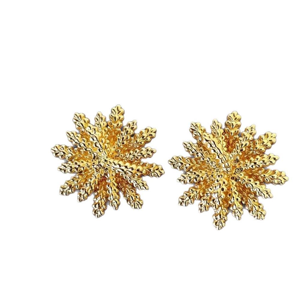Korean Three-Dimensional Alloy Snowflake Stud Earrings - Elegant, Lightweight, Luxury Design for Women