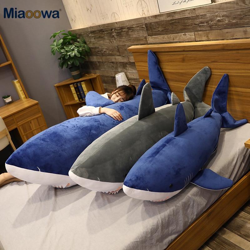 Miękka zabawka pluszowa z motywem rekina wypchana morska ryba poduszka uspokajająca prezent dla dzieci śpiąca lalka