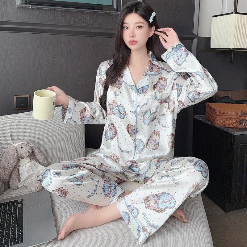 "Korean Ins-Style Imitation Silk Pajamas: Women's Long-Sleeve Cute Bear Dot Set"