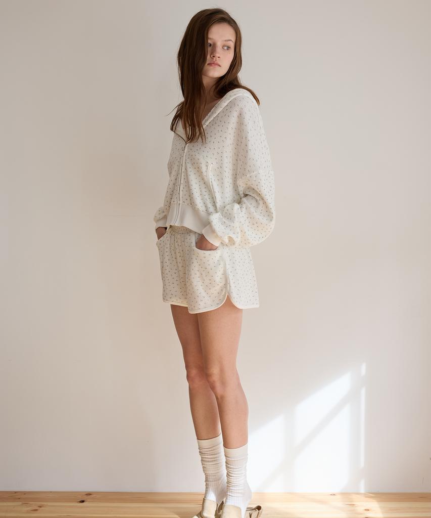 LETTER FROM MOON Andy Flower Waffle Shorts (White)