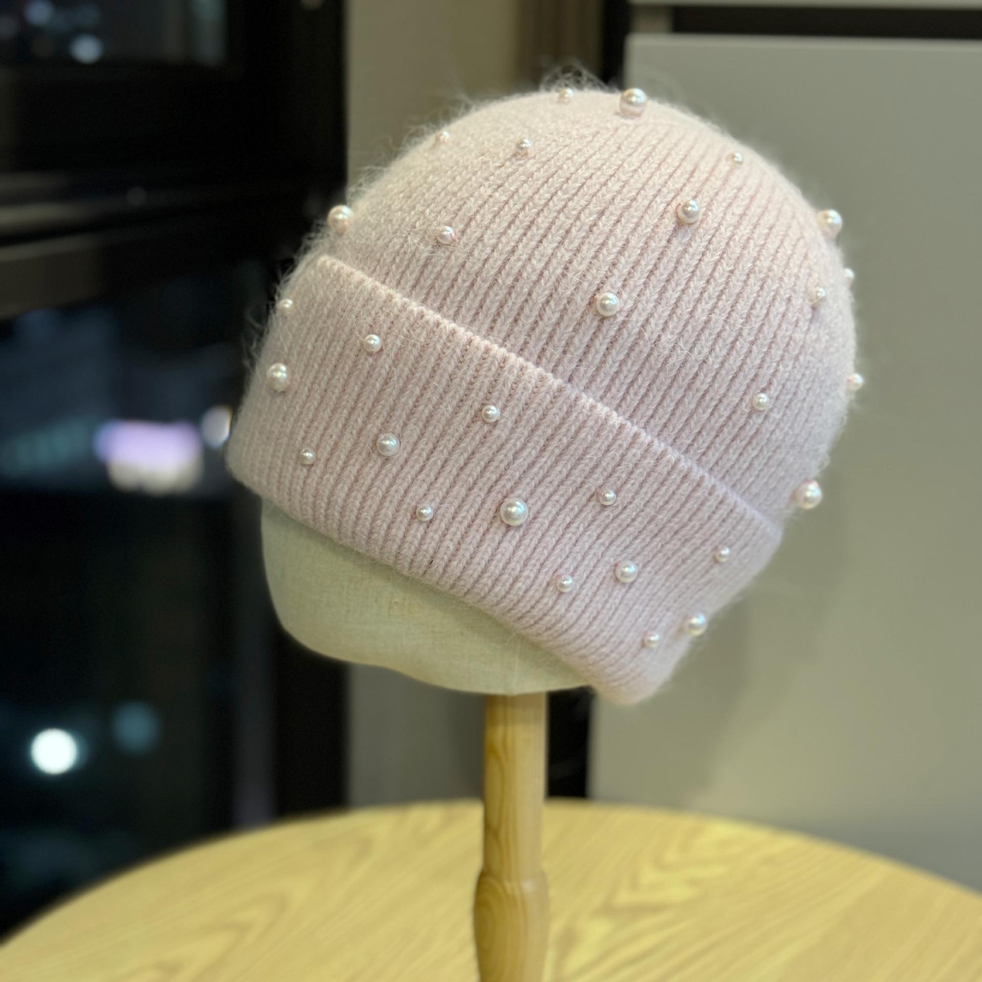 

The new sweet and cute pearl knit hat is perfect for the autumn and winter seasons, helping to highlight your face. It s a small knit hat designed to Adult54-60Average Size рожевий