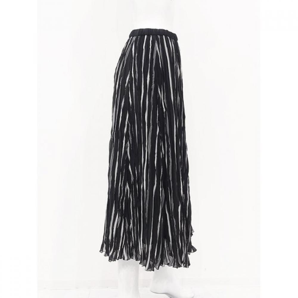 Specchio Long Skirt With Wrinkle Pattern 451 246