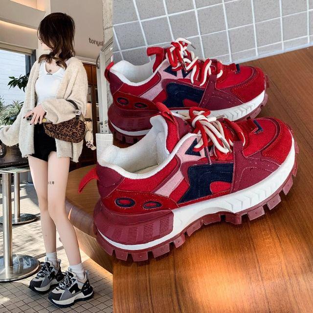 22 Frühling neue Plateau-Freizeitsneaker neue Retro Forrest Gump Schuhe ins Dad-Schuhe