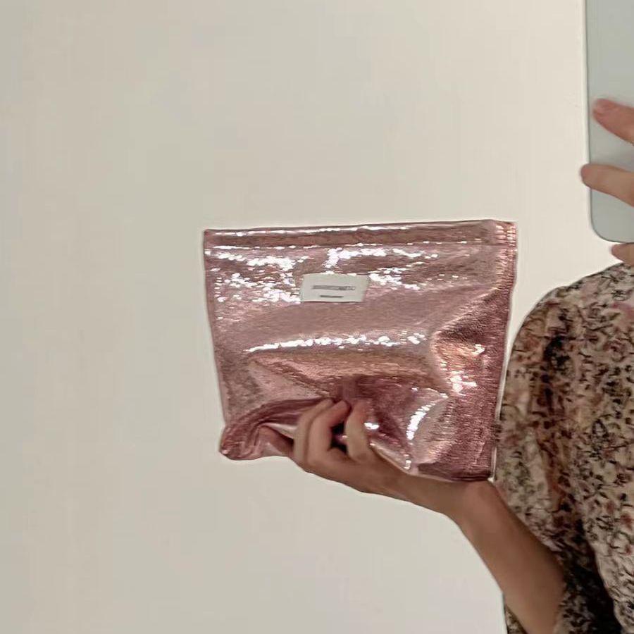 Flashing Clutch: Original Large-Capacity Makeup & Wash Travel Organizer - Simple & Portable.