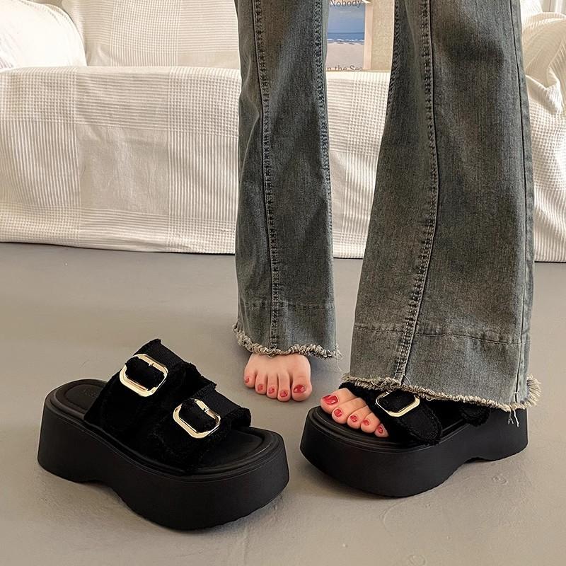 Beautiful thick-soled heightening and cool slippers for women's summer outer wear, fashionable and advanced, new going out wedge slippers