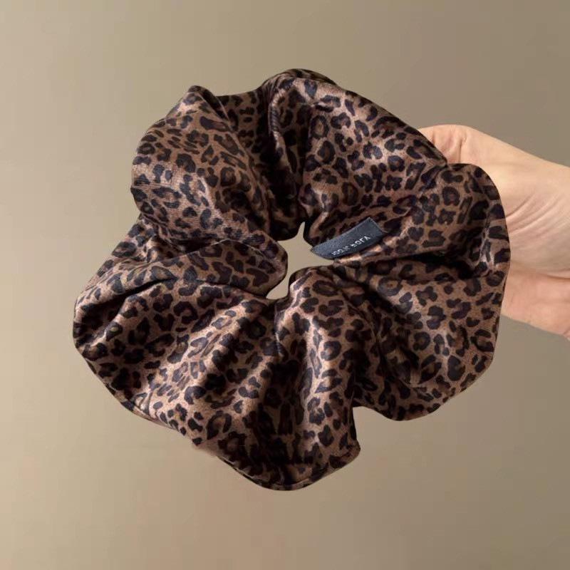 Leopard girl~Sweet and Cool Leopard Print Large Intestine Hair Ring Retro Ins Temperament Hair Rope Female New Hair Tie
