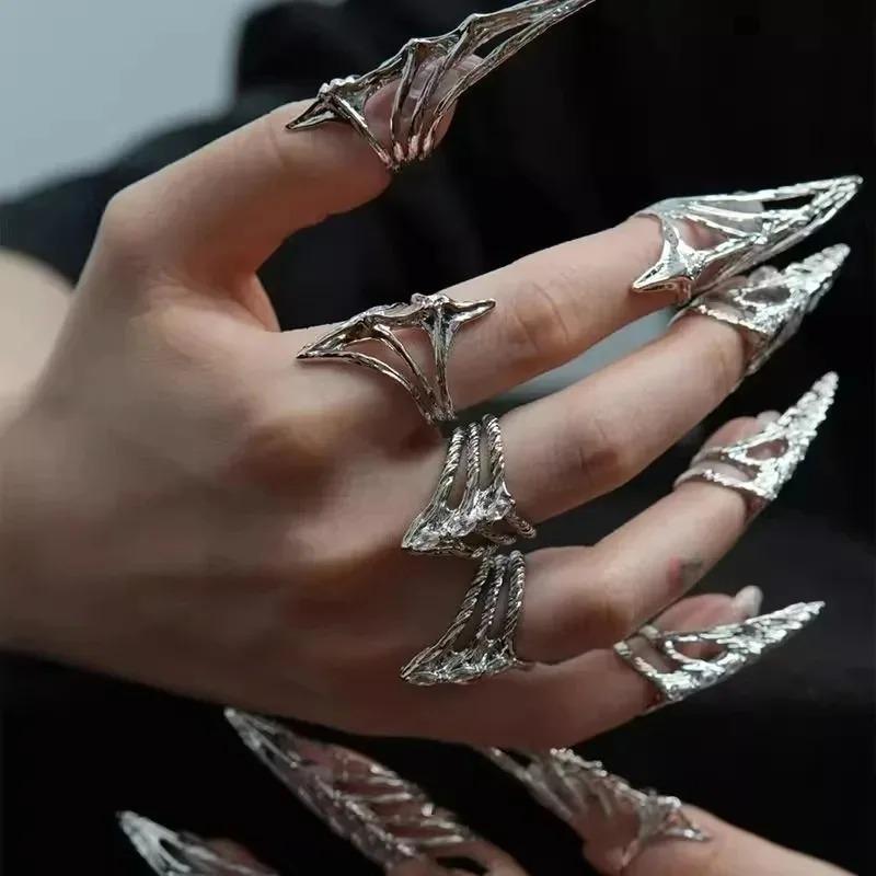 Gothic Armor Ring Silver Skeleton Nail Cover Unisex Metal Finger Shield Punk Rhinestone Decor Protective Jewelry for Women Men