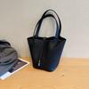 First-layer TC Cowhide Hand-carried Vegetable Basket Bag Leather Underarm One-shoulder Handbag Fashionable Casual Large-capacity Bucket