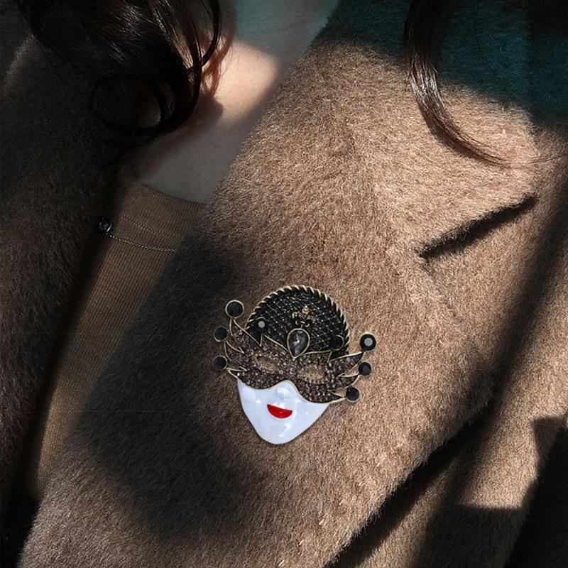 Big Vintage Face Brooches Pins For Women 5-Color Beautiful Rhinestone Figure Party Brooch Gifts