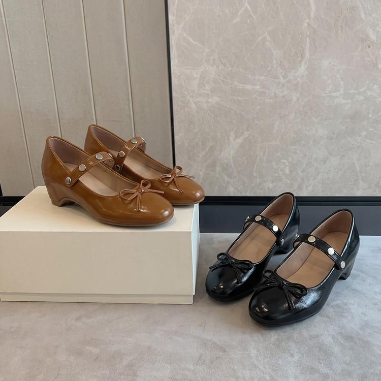 [Removable boot barrel] One shoe, three wear Mary Jane retro brown, black wedge heel bow, and three wear short boots.
