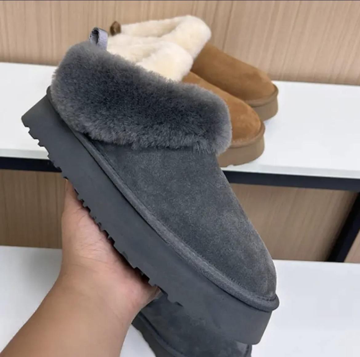 

Вариант из овчины! Маленькие утолщенные ботинки-снегоходы на платформе, женские ретро, удобные, на мягкой подошве, плюшевые, с толстым мехом, пушистые, короткие ботинки 40 серый