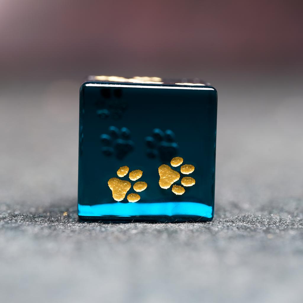 Color blue crystal cat theme COC running group dice dnd dice Cthulhu running group D20 group 20-sided dice