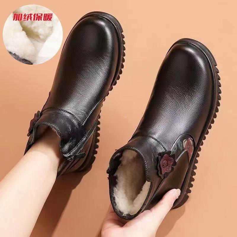 Winter mother cotton shoes winter velvet warm soft leather thick fur middle elderly women's shoes soft sole non-slip grandma short boots