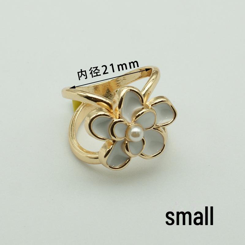 "Pearl Silk Scarf & Coat Buckle - High-End Korean Dual-Purpose Accessory"