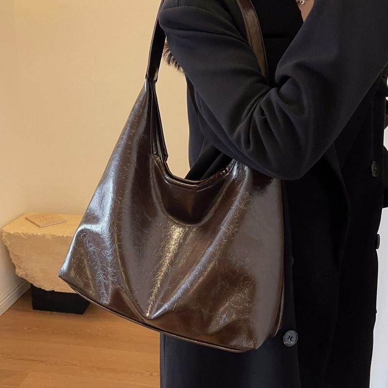 Large Capacity Red Vintage Style Shoulder Tote Bag For Women Ideal Wedding Accessory