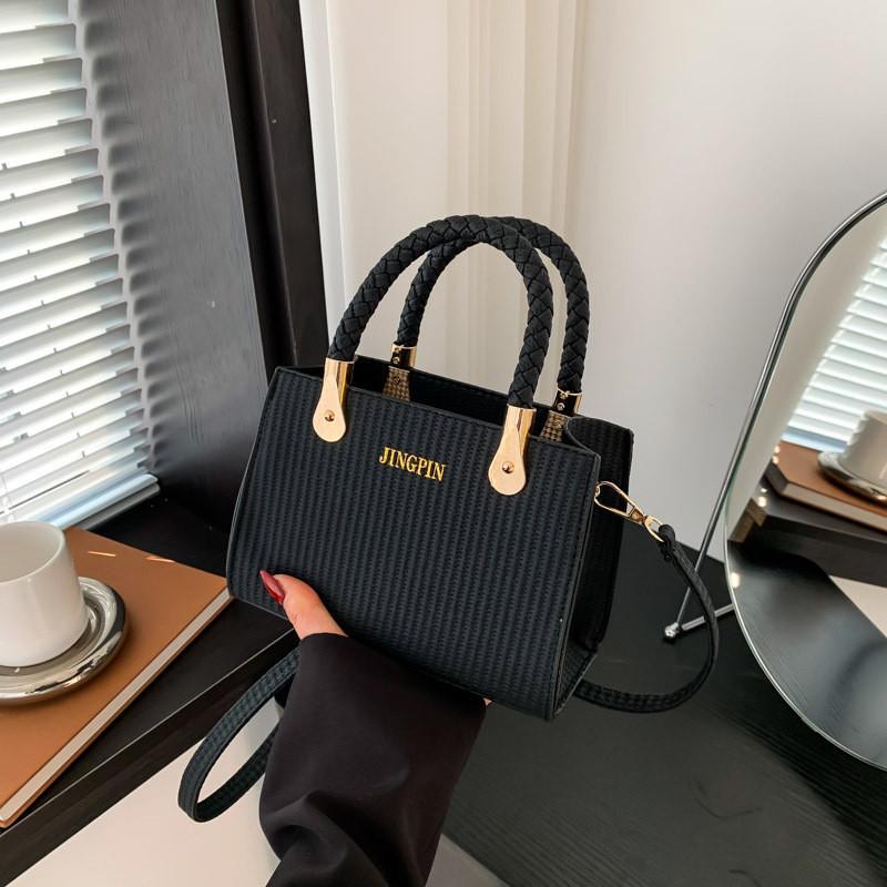 Stylish Urban Minimalist Pu Shoulder Bag For Women In Multiple Colors чёрный